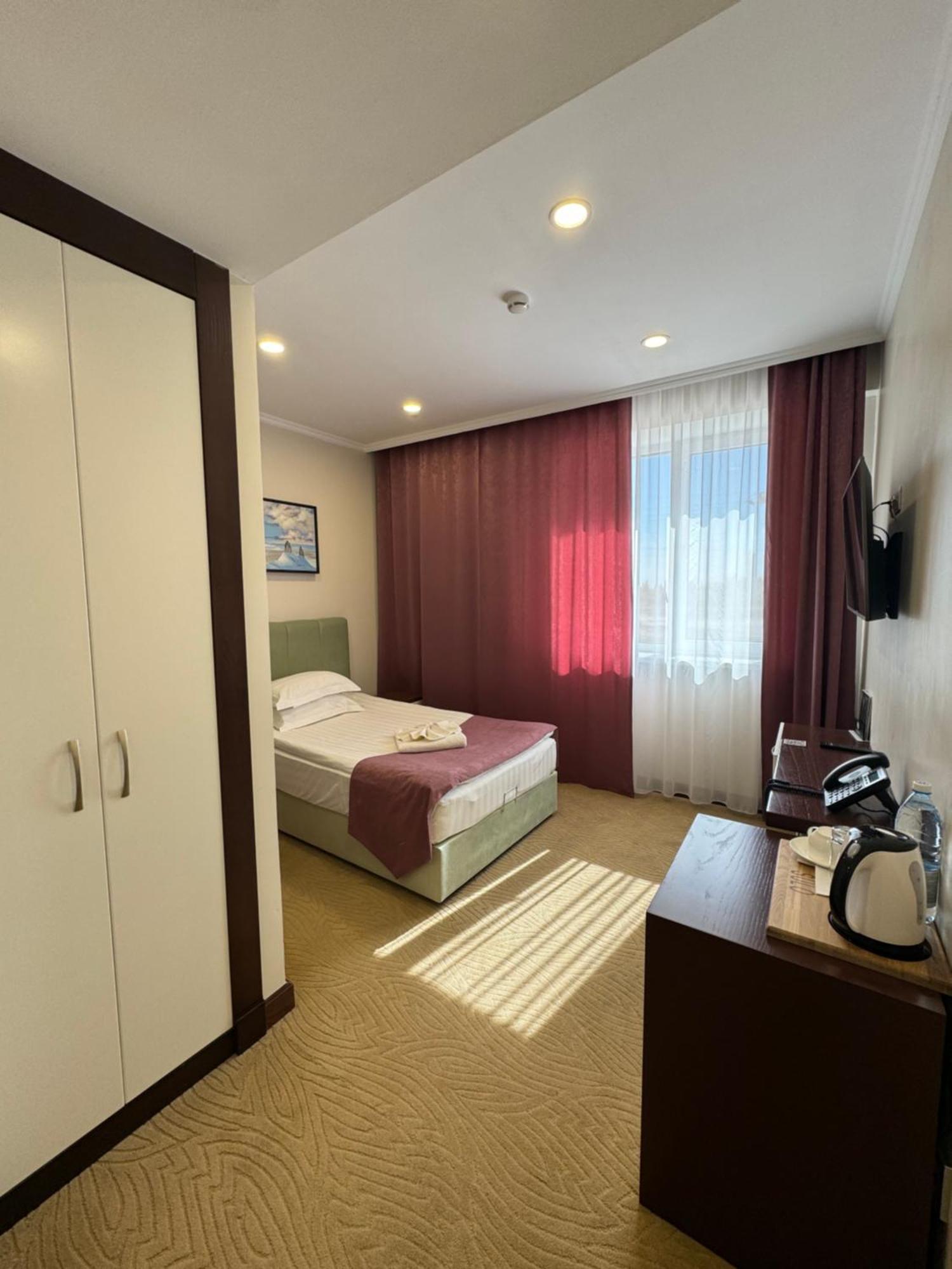 Sulo Atyrau Hotel Exterior foto