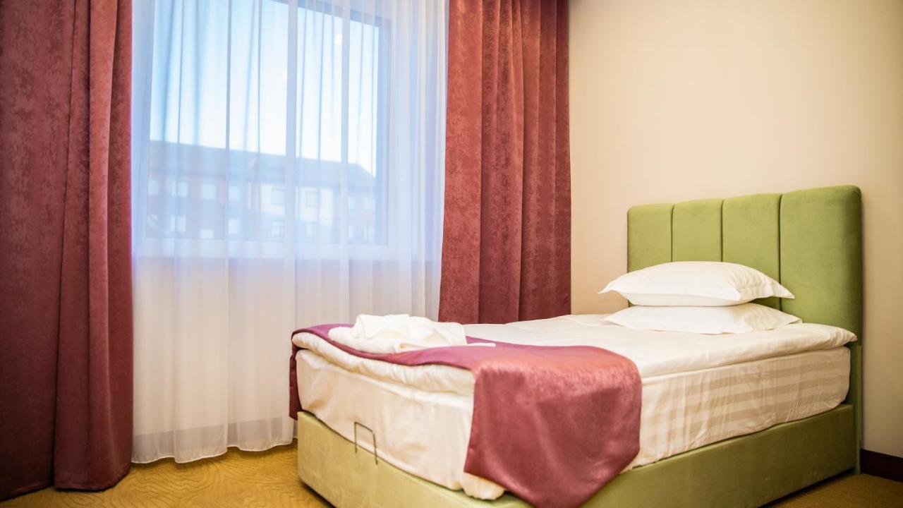 Sulo Atyrau Hotel Exterior foto